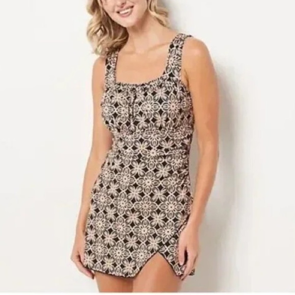Ambernoon II by Dr Erum Ilyas UPF50 Wide Strap Swim Dress Size: 10